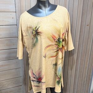 Floral Print Tunic Top in Yellow